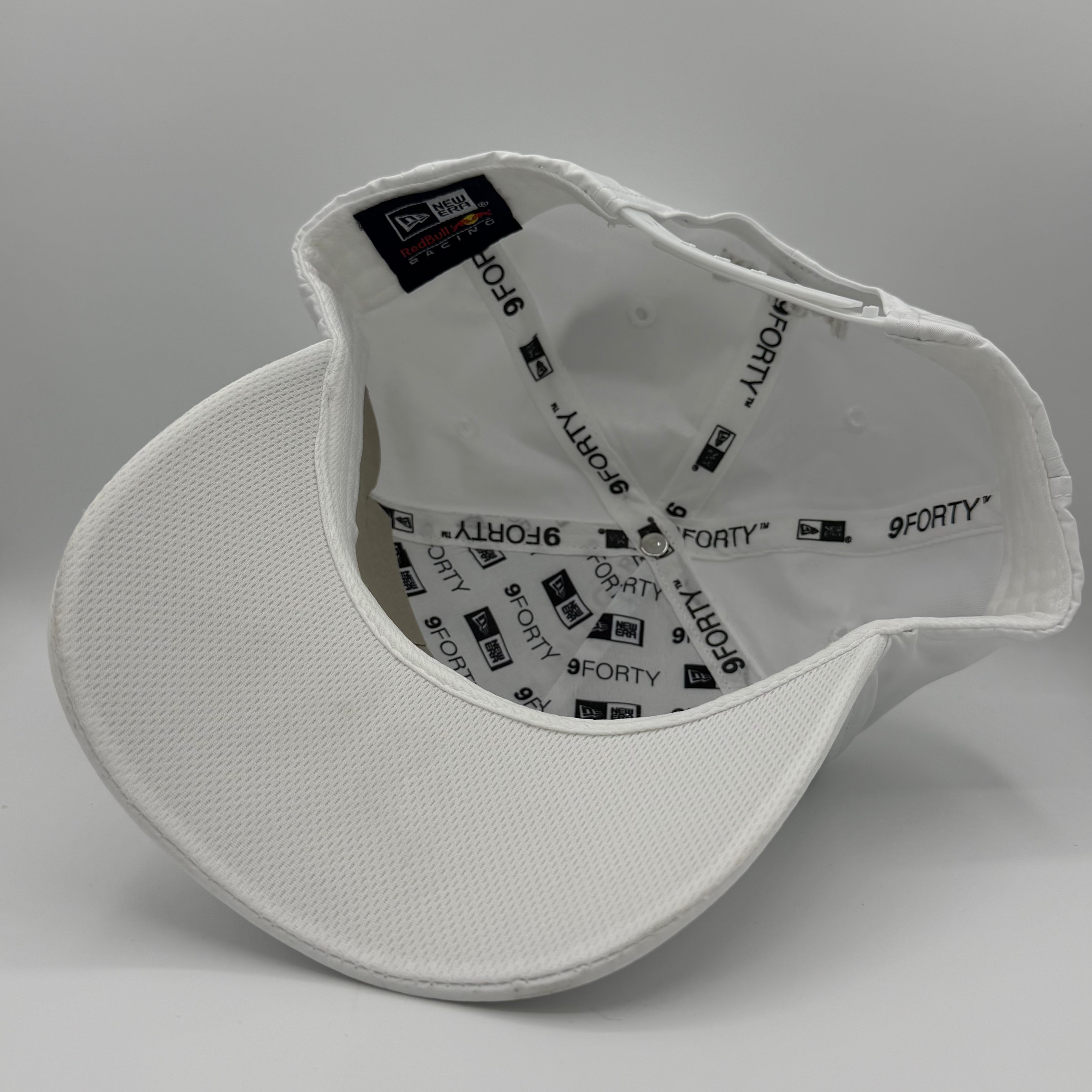 RB 2026 White NE Cap