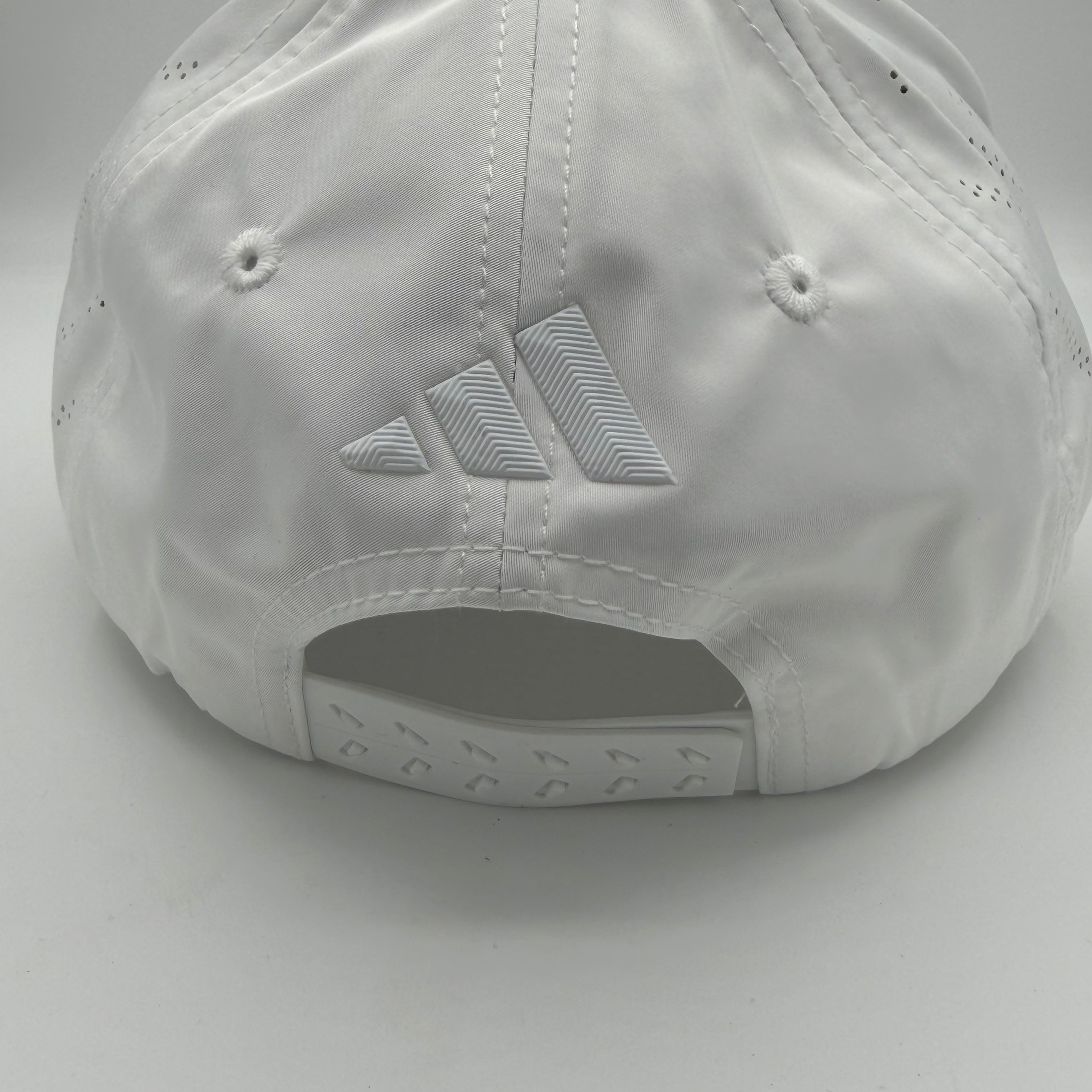 Benz 2026 White Cap
